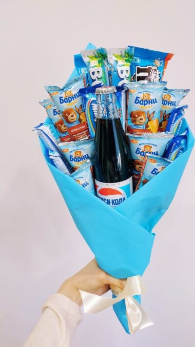 Детский букет со сладостями, недорого заказать с доставкой по Екатеринбургу